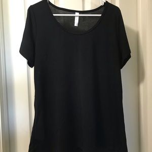 BNWOT black Lularoe Large Classic Tee